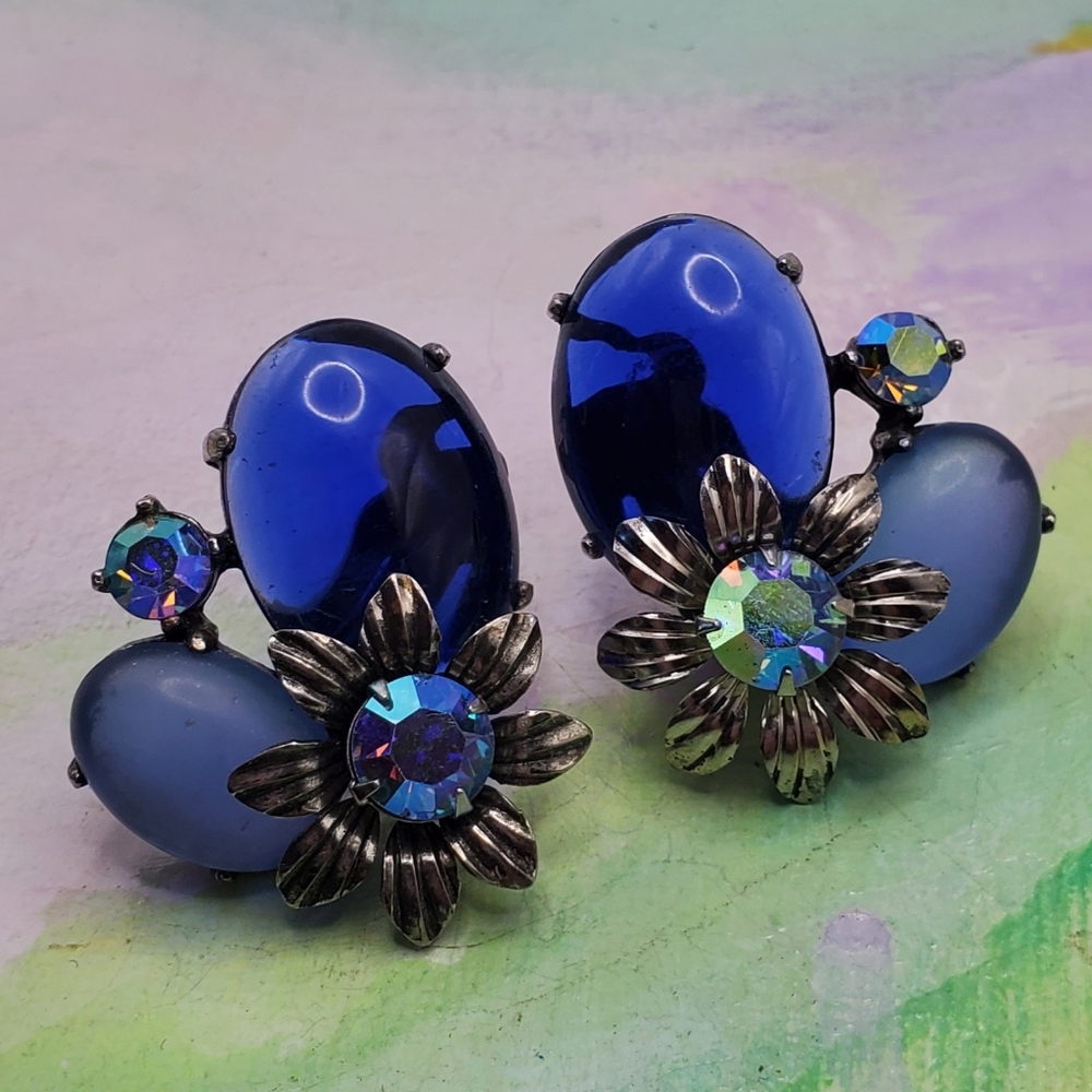 Selini Earrings Vintage Clip Ons Blue Cabachon Aurora Borealis Rhinestone